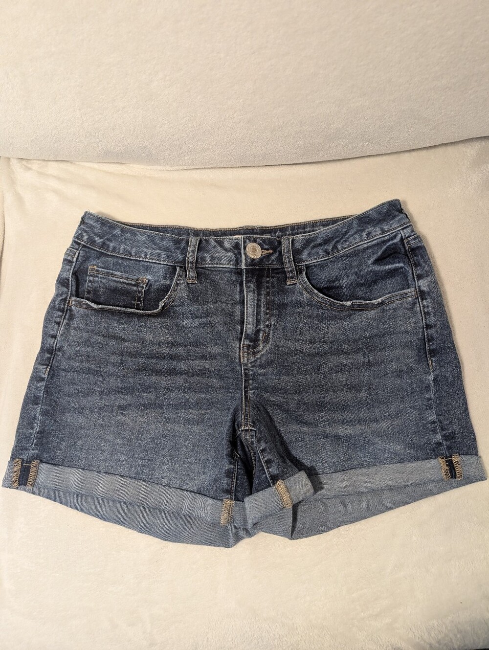 SO Low Rise Midi Jean Shorts 11/30M